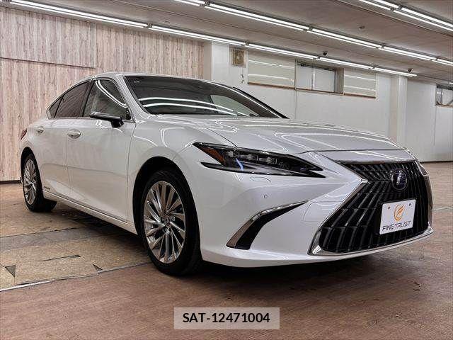 Lexus ES 2021-09 8315162-14