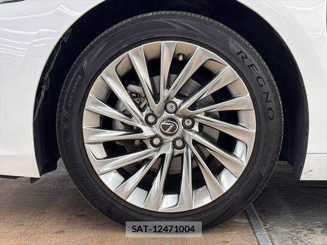 Lexus ES 2021-09 8315162-26