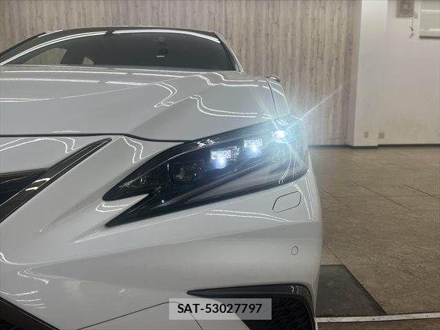 Lexus ES 2021-11 8315160-11