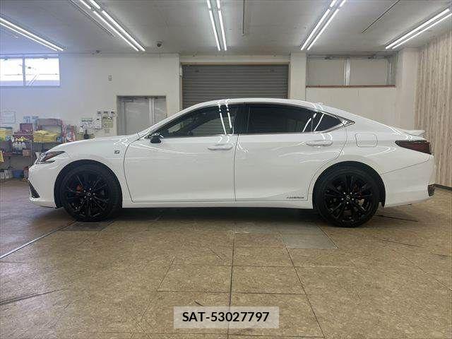 Lexus ES 2021-11 8315160-18