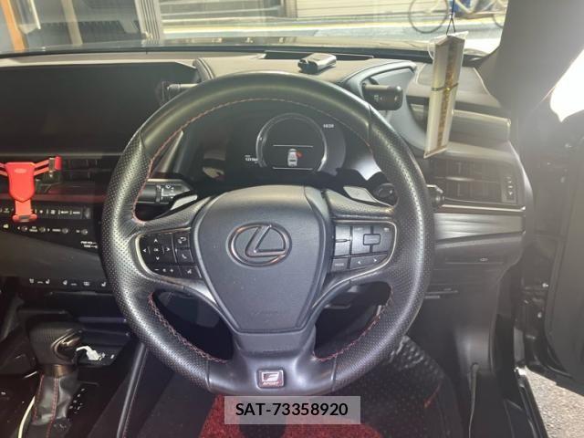 Lexus ES 2019-07 8336527-15