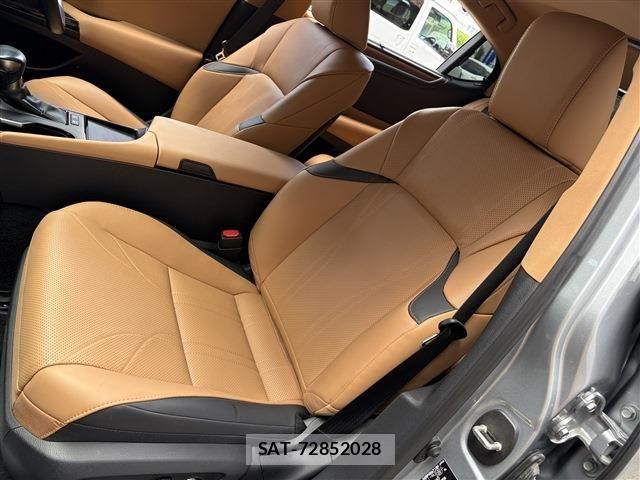 Lexus ES 2023-01 8354835-15