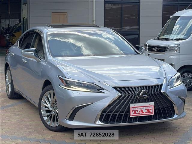 Lexus ES 2023-01 8354835-1