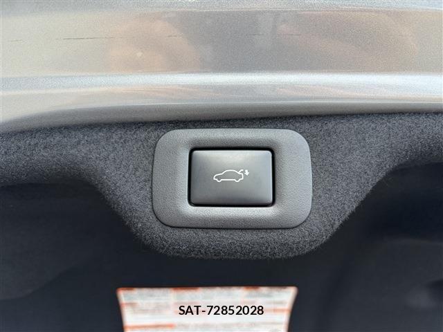 Lexus ES 2023-01 8354835-19