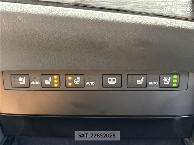 Lexus ES 2023-01 8354835-24