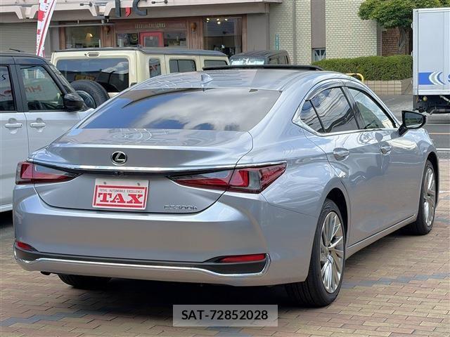 Lexus ES 2023-01 8354835-3
