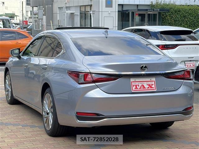 Lexus ES 2023-01 8354835-4