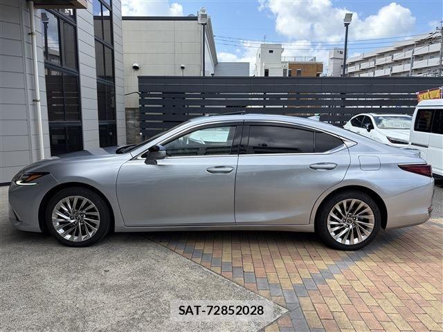 Lexus ES 2023-01 8354835-7