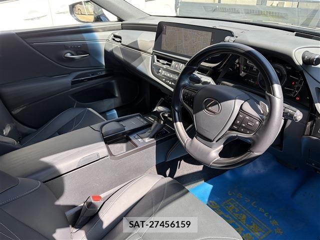 Lexus ES 2021-09 8354833-12