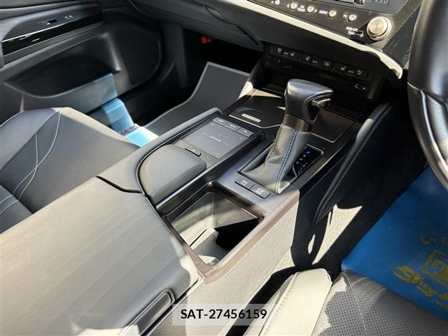 Lexus ES 2021-09 8354833-23