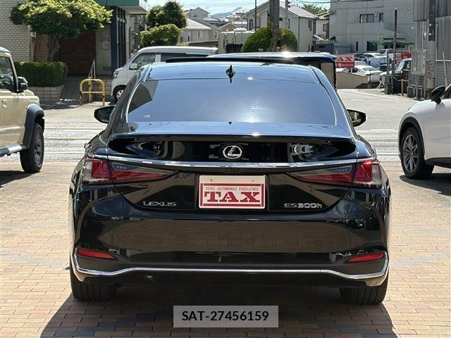 Lexus ES 2021-09 8354833-5