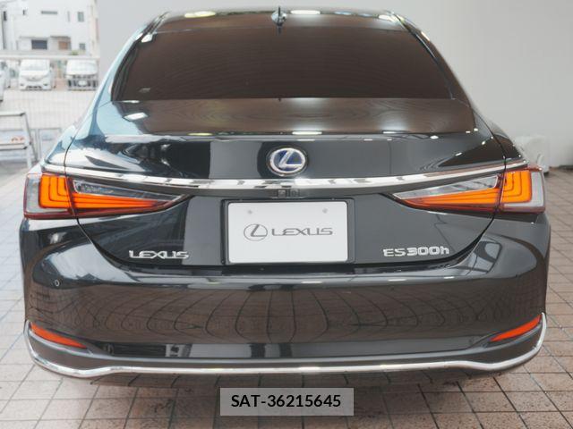 Lexus ES 2022-01 8366698-9