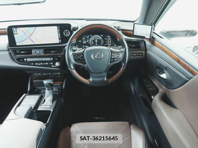 Lexus ES 2022-01 8366698-13
