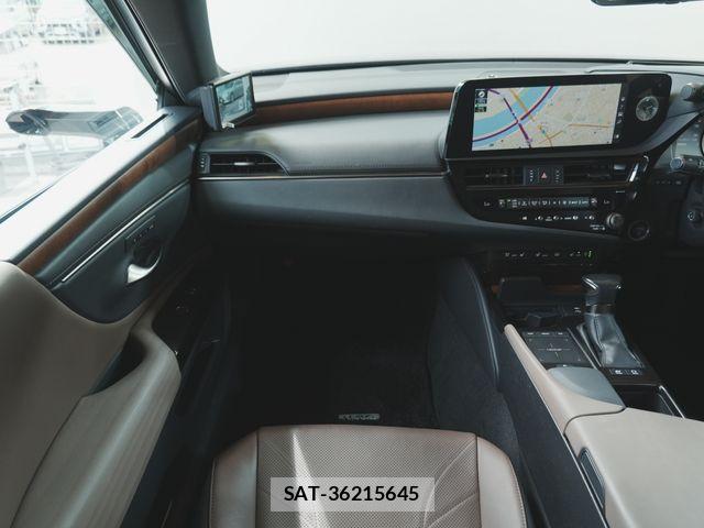 Lexus ES 2022-01 8366698-14