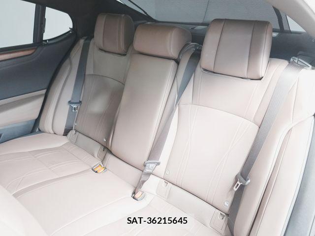 Lexus ES 2022-01 8366698-18