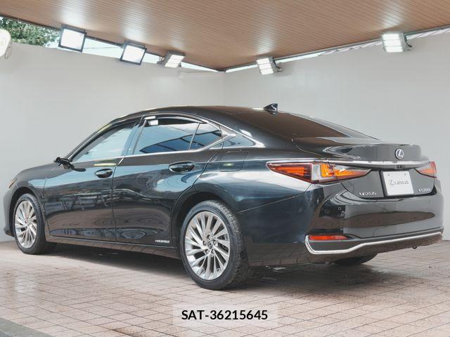 Lexus ES 2022-01 8366698-21