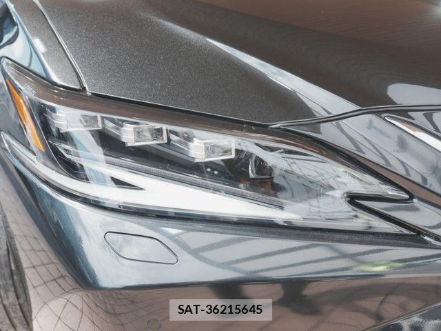 Lexus ES 2022-01 8366698-24