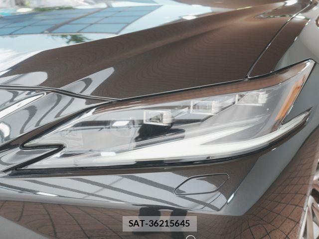 Lexus ES 2022-01 8366698-25