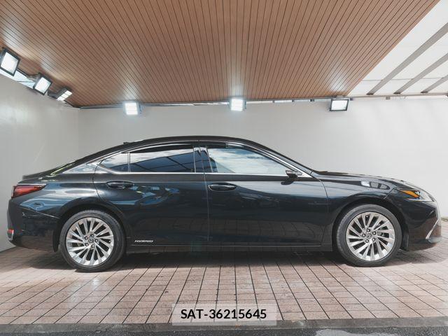 Lexus ES 2022-01 8366698-6