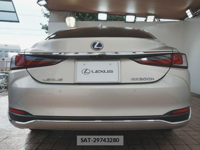 Lexus ES 2022-03 8366700-10