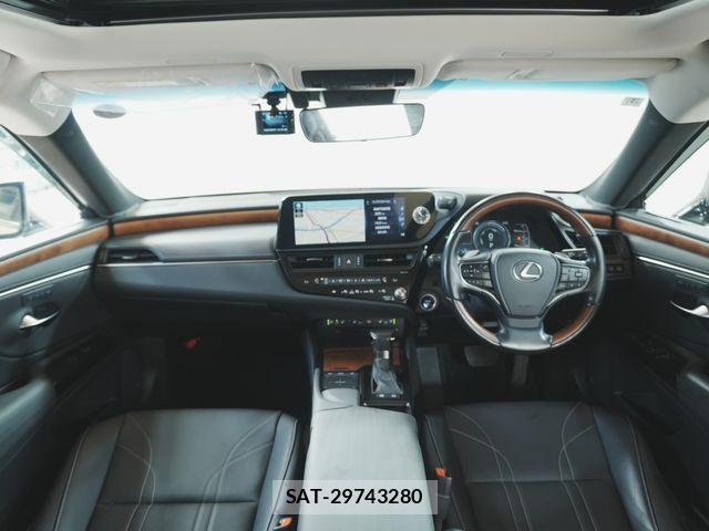 Lexus ES 2022-03 8366700-1