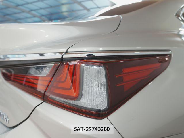 Lexus ES 2022-03 8366700-25