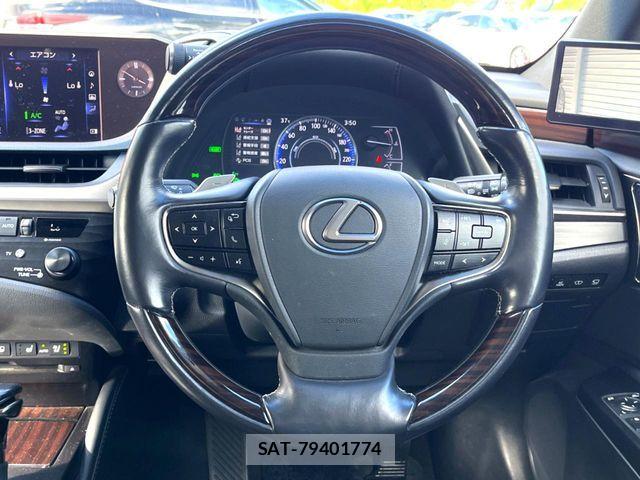 Lexus ES 2019-03 8366701-11