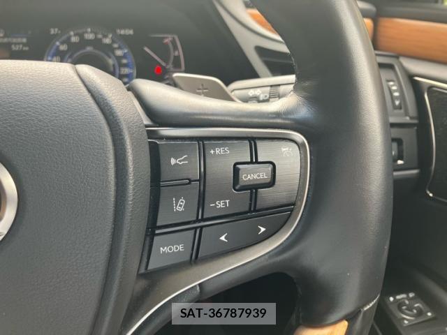 Lexus ES 2021-11 8366697-11