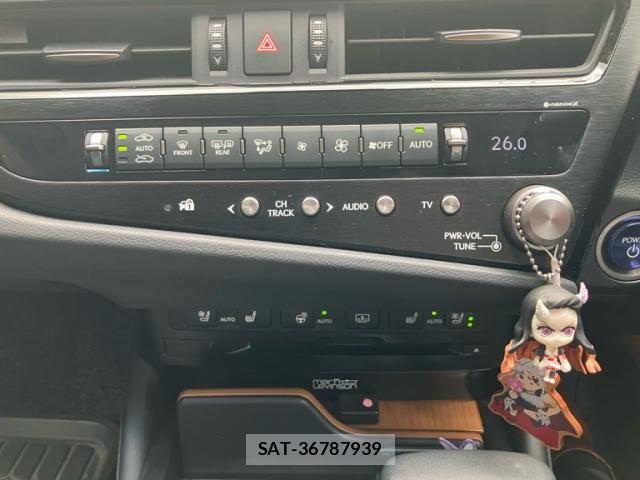 Lexus ES 2021-11 8366697-13