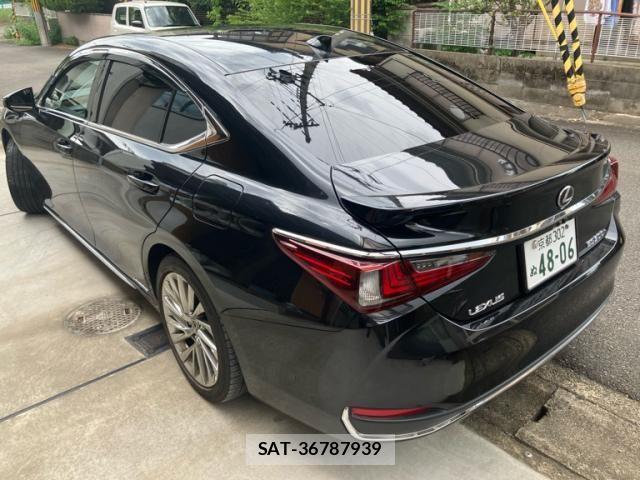 Lexus ES 2021-11 8366697-3