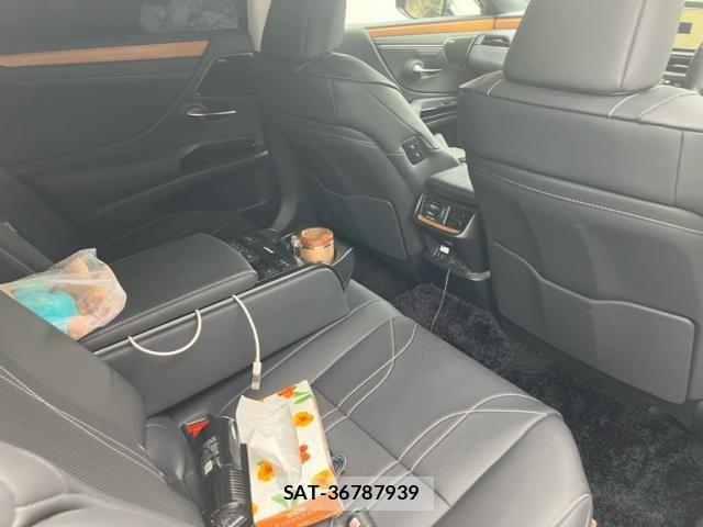 Lexus ES 2021-11 8366697-7