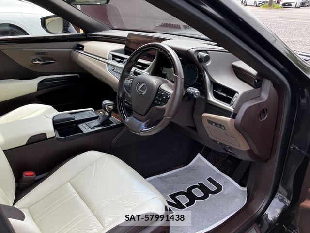 Lexus ES 2020-03 8366695-9