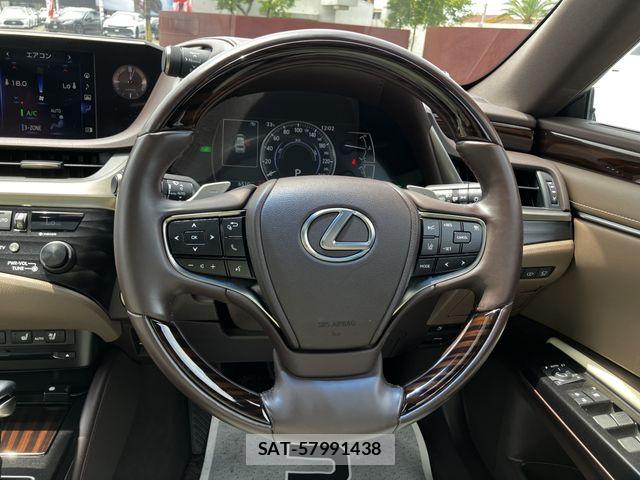 Lexus ES 2020-03 8366695-11