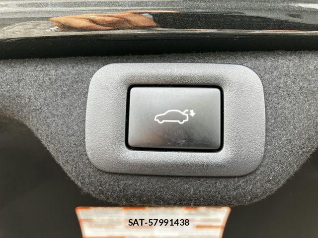 Lexus ES 2020-03 8366695-22