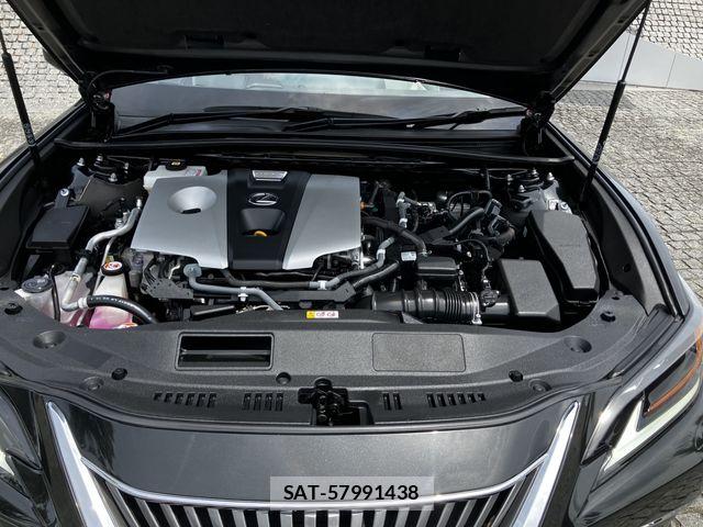 Lexus ES 2020-03 8366695-23