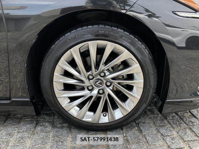Lexus ES 2020-03 8366695-6