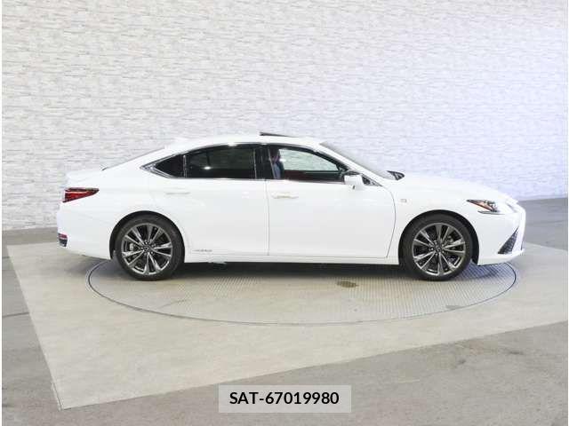 Lexus ES 2019-05 8366699-13