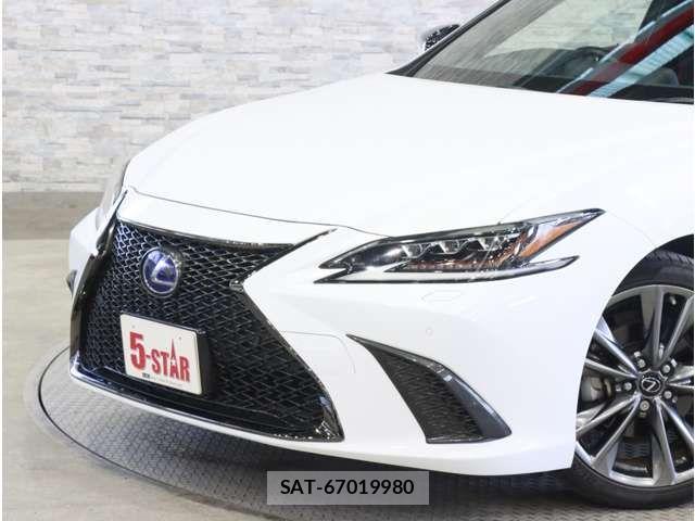 Lexus ES 2019-05 8366699-17