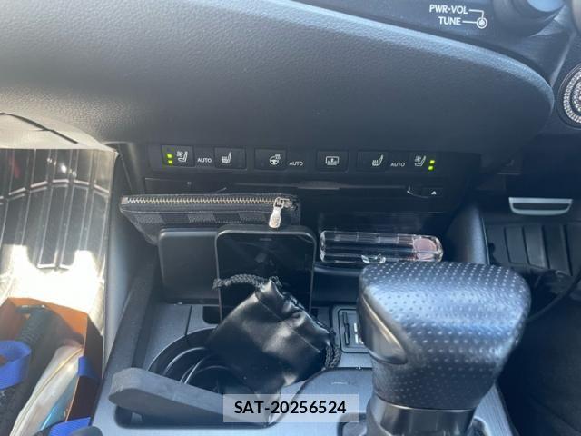 Lexus ES 2019-03 8371793-21