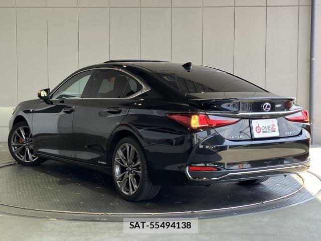 Lexus ES 2019-06 8413258-2