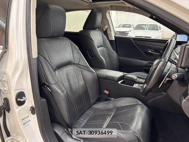 Lexus ES 2020-08 8485631-7