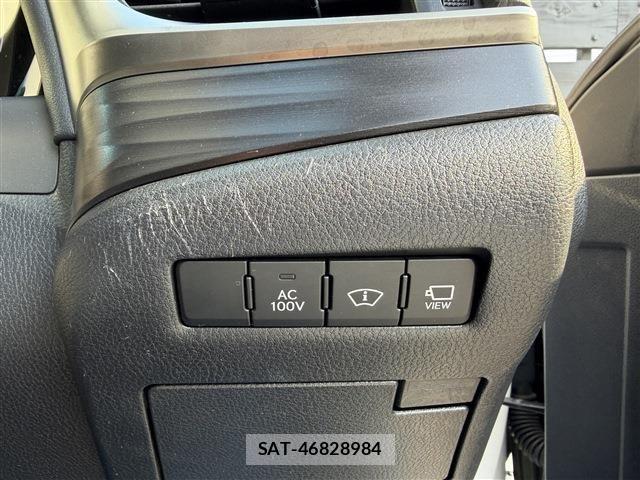 Lexus ES 2019-04 8525485-27
