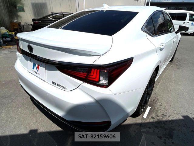 Lexus ES 2023-04 8562395-18
