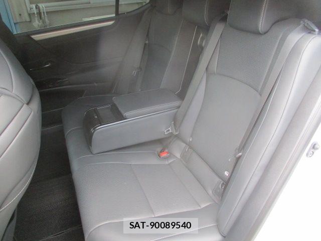 Lexus ES 2023-09 8562396-13