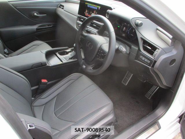 Lexus ES 2023-09 8562396-1