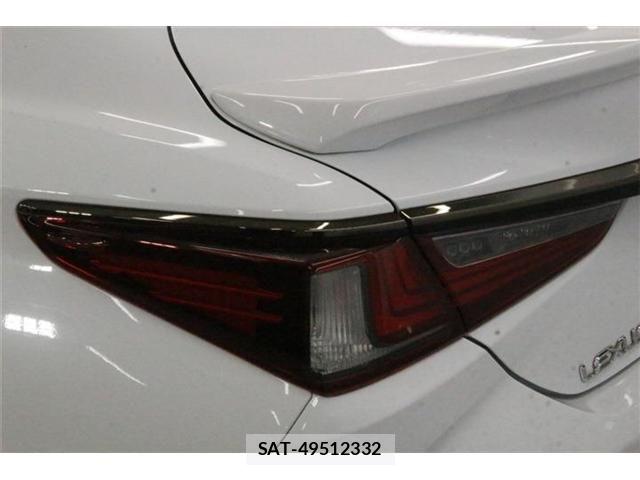 Lexus ES 2019-03 8562407-15