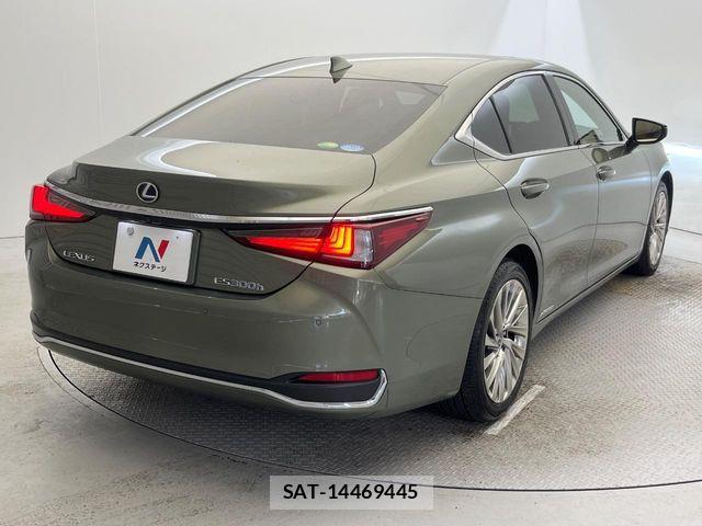 Lexus ES 2019-04 8562402-17