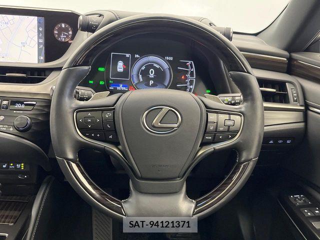 Lexus ES 2020-11 8562401-10