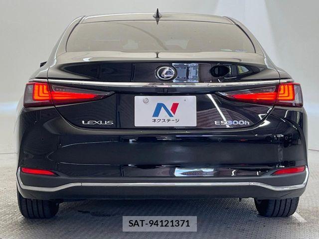 Lexus ES 2020-11 8562401-14