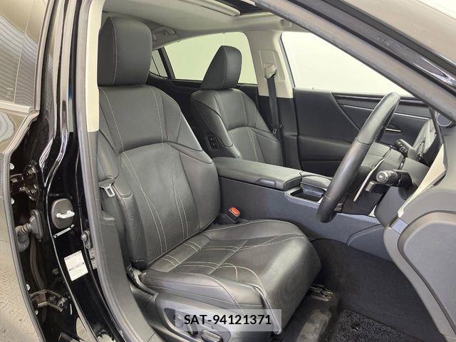 Lexus ES 2020-11 8562401-8